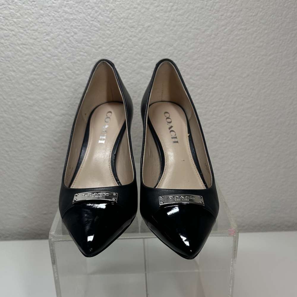 Coach Zan Black Leather w/Patent Leather Heels Silver Coach Logo Size 6